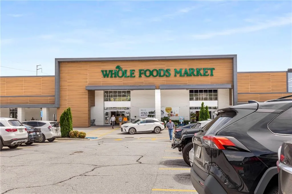 How convenient would it be to walk to get groceries at Whole Foods, Publix or Trader Joe's! They're literally all around the corner! How convenient would it be to walk to get groceries at Whole Foods, Publix or Trader Joe's! They're literally all around the corner!