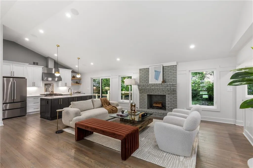 6476 Whispering Trail, Sandy Springs, Georgia 30328, 5 Bedrooms Bedrooms, ,3 BathroomsBathrooms,Residential,Sold,6476 Whispering Trail,7382647 6476 Whispering Trail, Sandy Springs, Georgia 30328, 5 Bedrooms Bedrooms, ,3 BathroomsBathrooms,Residential,Sold,6476 Whispering Trail,7382647