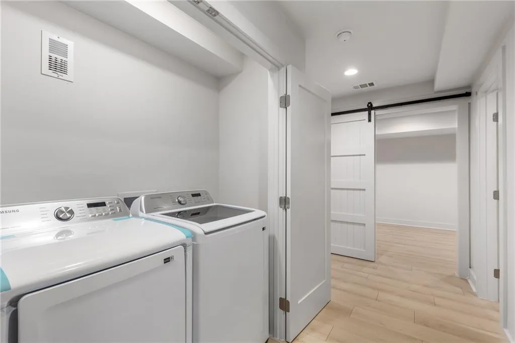 6476 Whispering Trail, Sandy Springs, Georgia 30328, 5 Bedrooms Bedrooms, ,3 BathroomsBathrooms,Residential,Sold,6476 Whispering Trail,7382647 6476 Whispering Trail, Sandy Springs, Georgia 30328, 5 Bedrooms Bedrooms, ,3 BathroomsBathrooms,Residential,Sold,6476 Whispering Trail,7382647