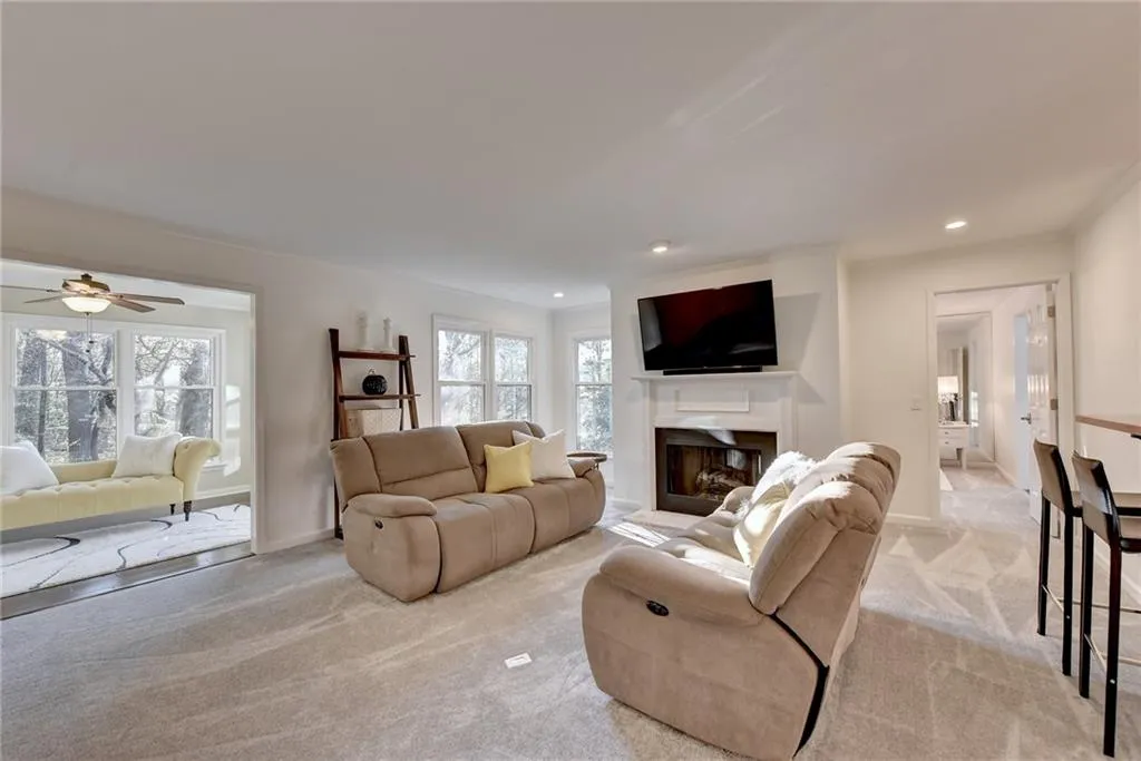 307 Bainbridge Drive, Atlanta, Georgia 30327, 2 Bedrooms Bedrooms, ,2 BathroomsBathrooms,Residential,Sold,307 Bainbridge Drive,6703311