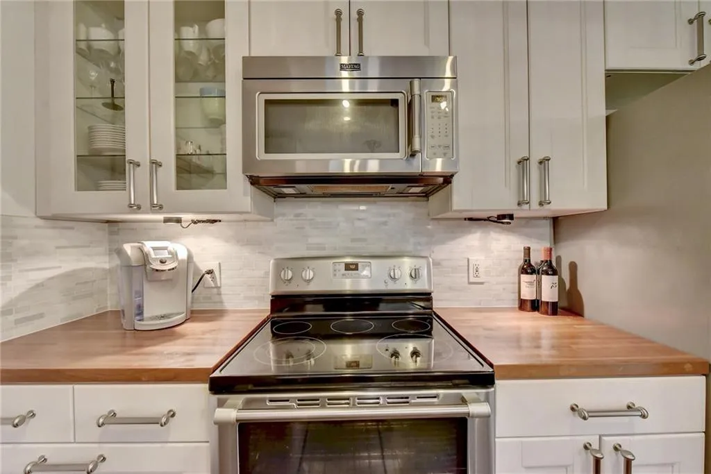 307 Bainbridge Drive, Atlanta, Georgia 30327, 2 Bedrooms Bedrooms, ,2 BathroomsBathrooms,Residential,Sold,307 Bainbridge Drive,6703311