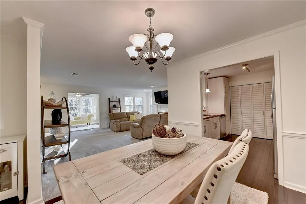 307 Bainbridge Drive, Atlanta, Georgia 30327, 2 Bedrooms Bedrooms, ,2 BathroomsBathrooms,Residential,Sold,307 Bainbridge Drive,6703311