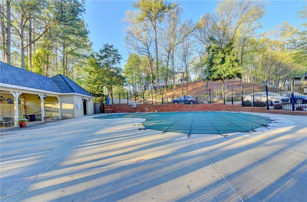 307 Bainbridge Drive, Atlanta, Georgia 30327, 2 Bedrooms Bedrooms, ,2 BathroomsBathrooms,Residential,Sold,307 Bainbridge Drive,6703311