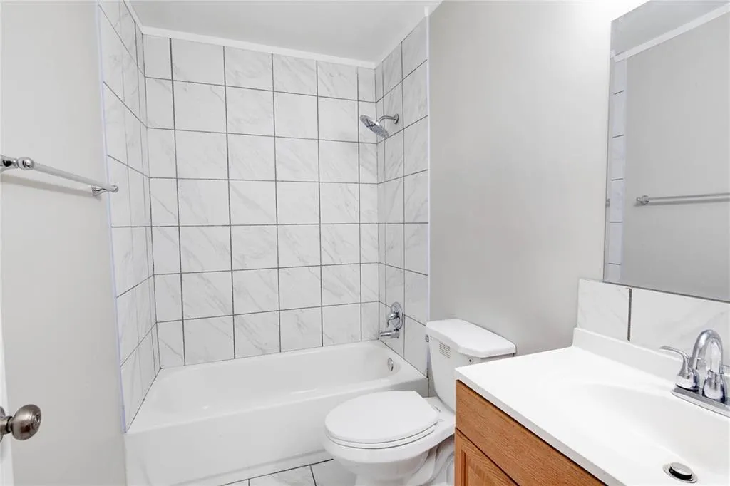 2501 Huntingdon Chase, Sandy Springs, Georgia 30350, 2 Bedrooms Bedrooms, ,2 BathroomsBathrooms,Residential,Sold,2501 Huntingdon Chase,6890424