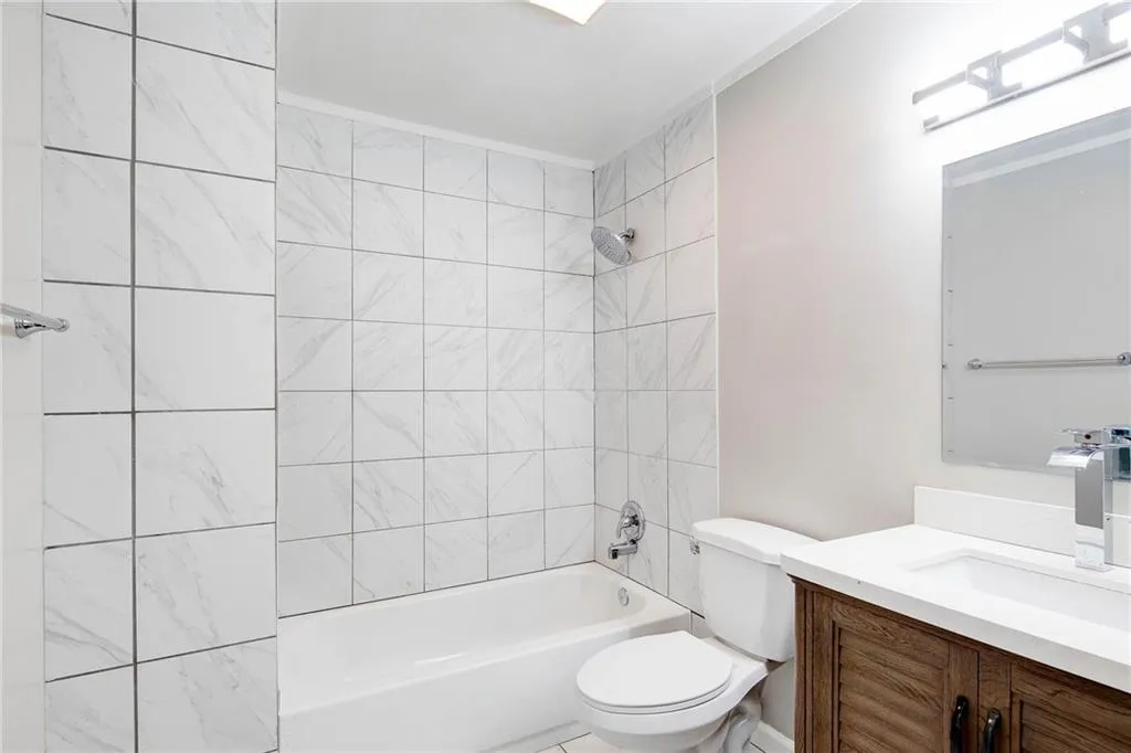 2501 Huntingdon Chase, Sandy Springs, Georgia 30350, 2 Bedrooms Bedrooms, ,2 BathroomsBathrooms,Residential,Sold,2501 Huntingdon Chase,6890424