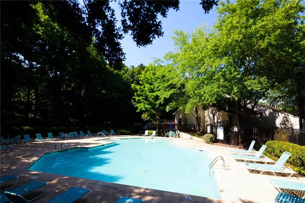 2501 Huntingdon Chase, Sandy Springs, Georgia 30350, 2 Bedrooms Bedrooms, ,2 BathroomsBathrooms,Residential,Sold,2501 Huntingdon Chase,6890424