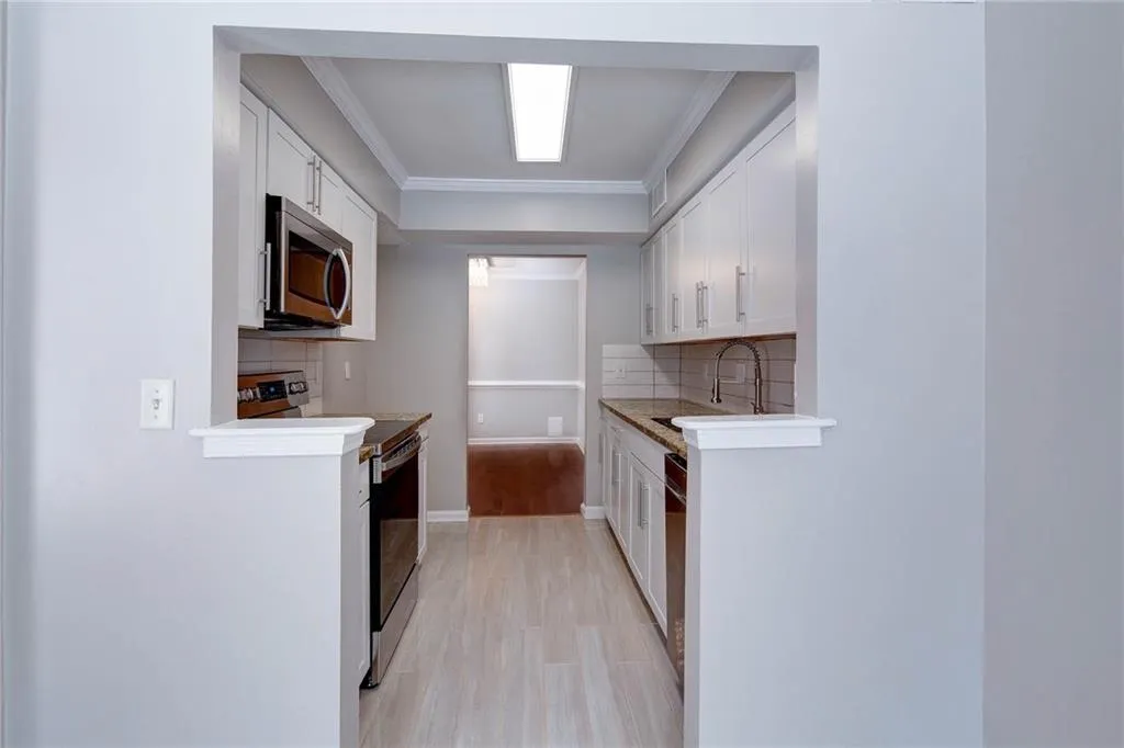 2501 Huntingdon Chase, Sandy Springs, Georgia 30350, 2 Bedrooms Bedrooms, ,2 BathroomsBathrooms,Residential,Sold,2501 Huntingdon Chase,6890424