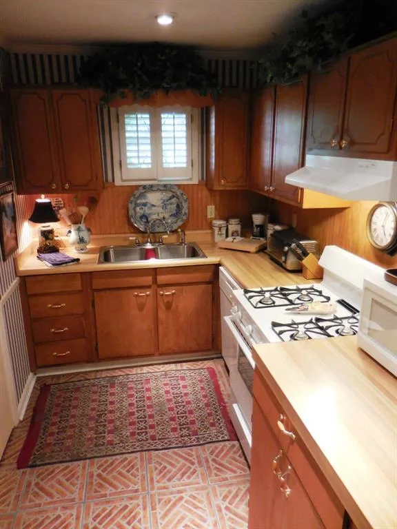 5400 Roswell Road Unit P-3, Sandy Springs, Georgia 30342, 2 Bedrooms Bedrooms, ,1 BathroomBathrooms,Residential,Sold,5400 Roswell Road Unit P-3,5722800
