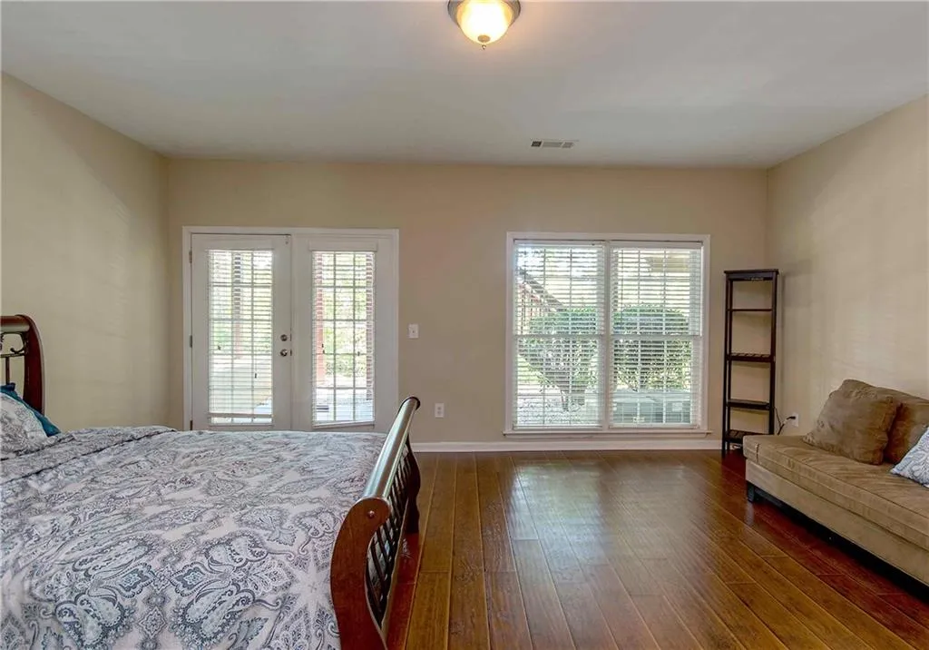 1200 Wing Street Unit 2, Sandy Springs, Georgia 30350, 3 Bedrooms Bedrooms, ,3 BathroomsBathrooms,Residential,Sold,1200 Wing Street Unit 2,5748743