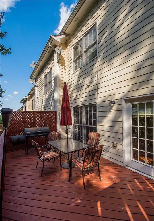 1200 Wing Street Unit 2, Sandy Springs, Georgia 30350, 3 Bedrooms Bedrooms, ,3 BathroomsBathrooms,Residential,Sold,1200 Wing Street Unit 2,5748743