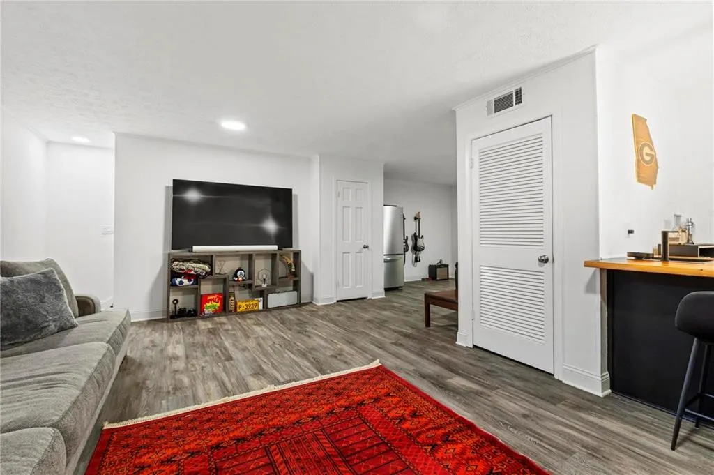 5211 Glenridge Drive, Atlanta, Georgia 30342, 3 Bedrooms Bedrooms, ,3 BathroomsBathrooms,Residential,For Sale,5211 Glenridge Drive,7666681