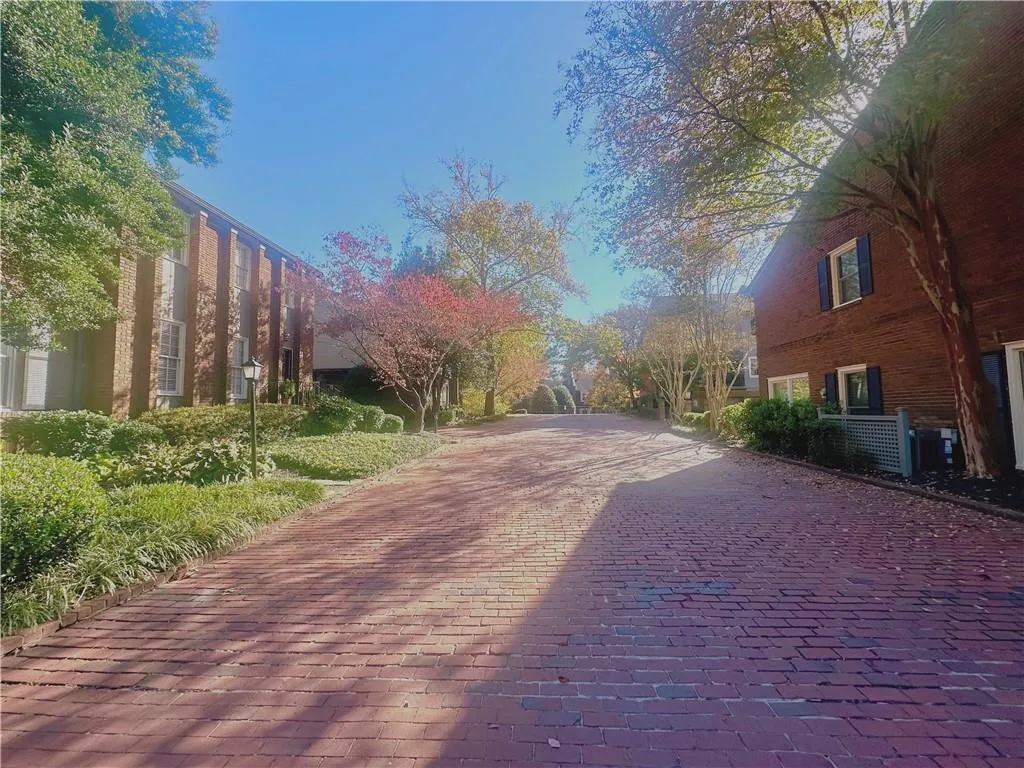 5211 Glenridge Drive, Atlanta, Georgia 30342, 3 Bedrooms Bedrooms, ,3 BathroomsBathrooms,Residential,For Sale,5211 Glenridge Drive,7666681