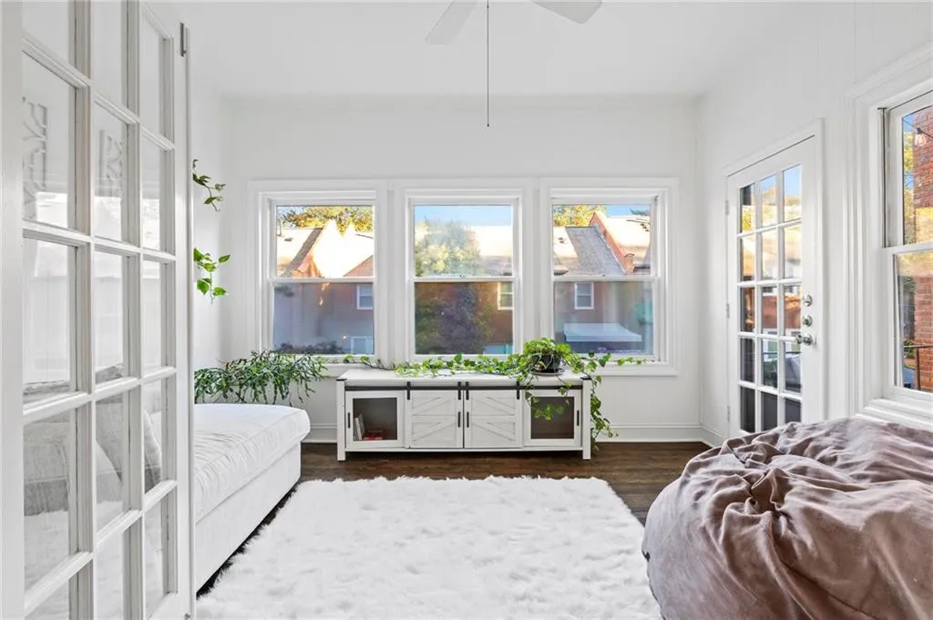 5211 Glenridge Drive, Atlanta, Georgia 30342, 3 Bedrooms Bedrooms, ,3 BathroomsBathrooms,Residential,For Sale,5211 Glenridge Drive,7666681