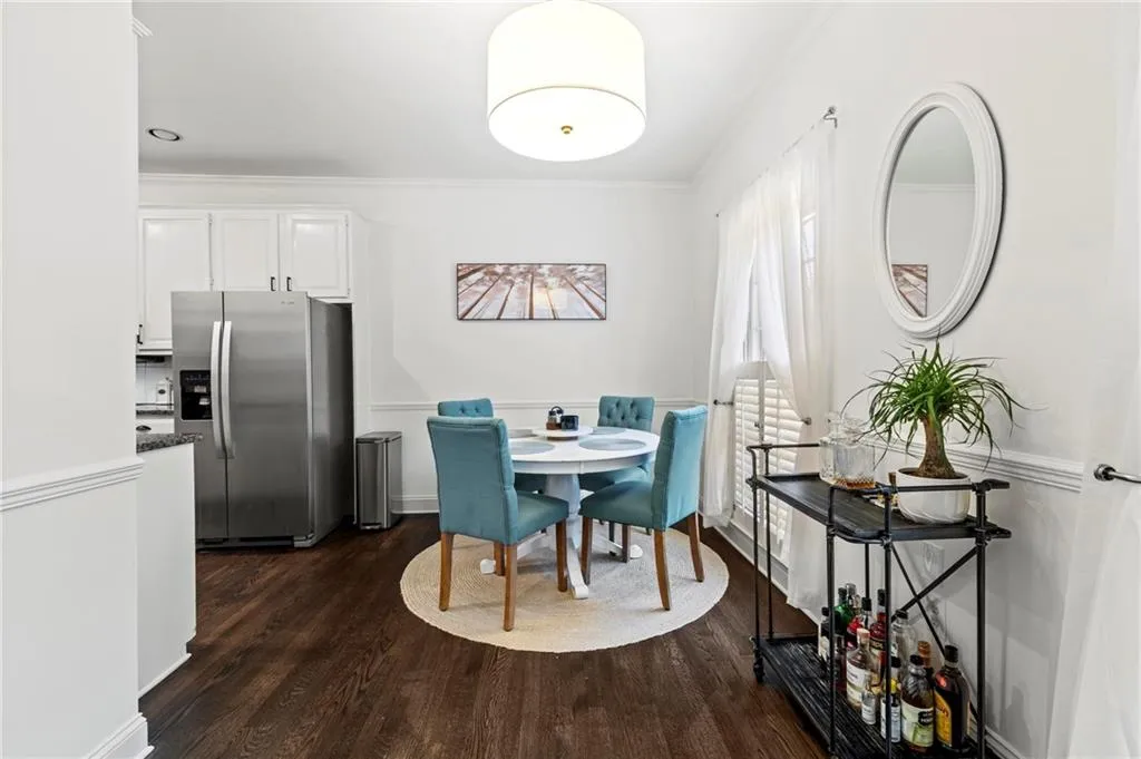 5211 Glenridge Drive, Atlanta, Georgia 30342, 3 Bedrooms Bedrooms, ,3 BathroomsBathrooms,Residential,For Sale,5211 Glenridge Drive,7666681