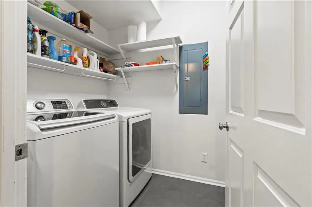 5211 Glenridge Drive, Atlanta, Georgia 30342, 3 Bedrooms Bedrooms, ,3 BathroomsBathrooms,Residential,For Sale,5211 Glenridge Drive,7666681