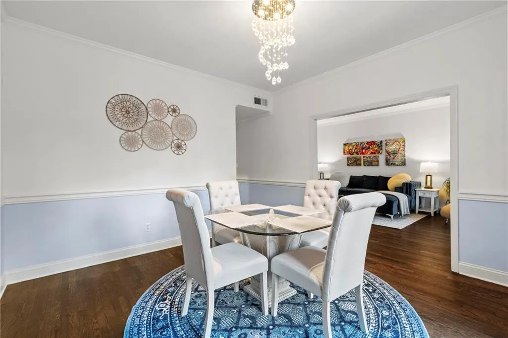 5211 Glenridge Drive, Atlanta, Georgia 30342, 3 Bedrooms Bedrooms, ,3 BathroomsBathrooms,Residential,For Sale,5211 Glenridge Drive,7666681