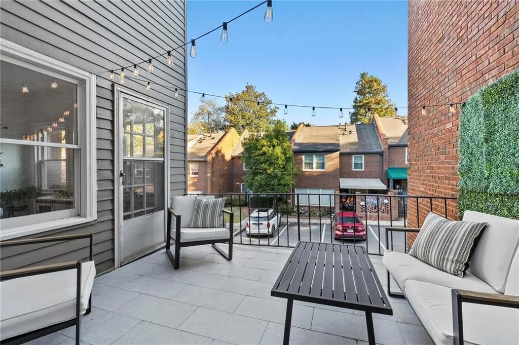 5211 Glenridge Drive, Atlanta, Georgia 30342, 3 Bedrooms Bedrooms, ,3 BathroomsBathrooms,Residential,For Sale,5211 Glenridge Drive,7666681