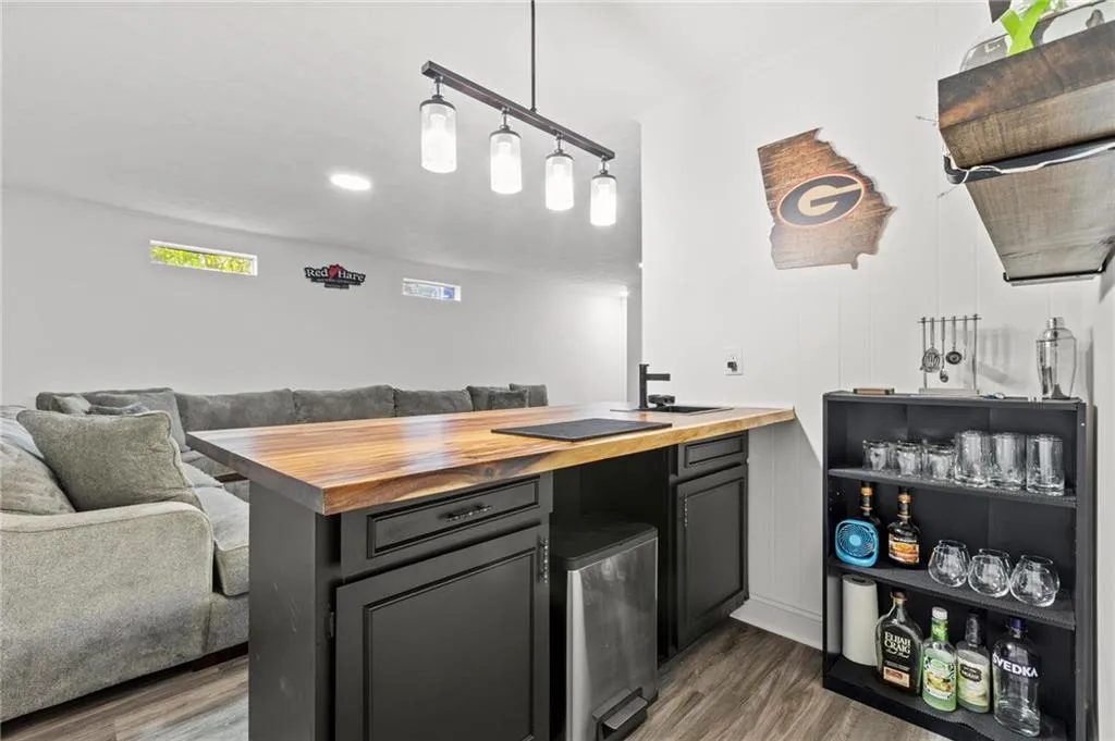 5211 Glenridge Drive, Atlanta, Georgia 30342, 3 Bedrooms Bedrooms, ,3 BathroomsBathrooms,Residential,For Sale,5211 Glenridge Drive,7666681