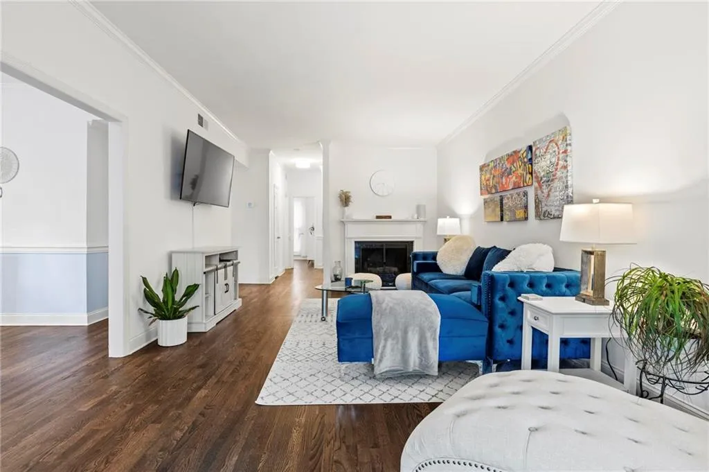 5211 Glenridge Drive, Atlanta, Georgia 30342, 3 Bedrooms Bedrooms, ,3 BathroomsBathrooms,Residential,For Sale,5211 Glenridge Drive,7666681