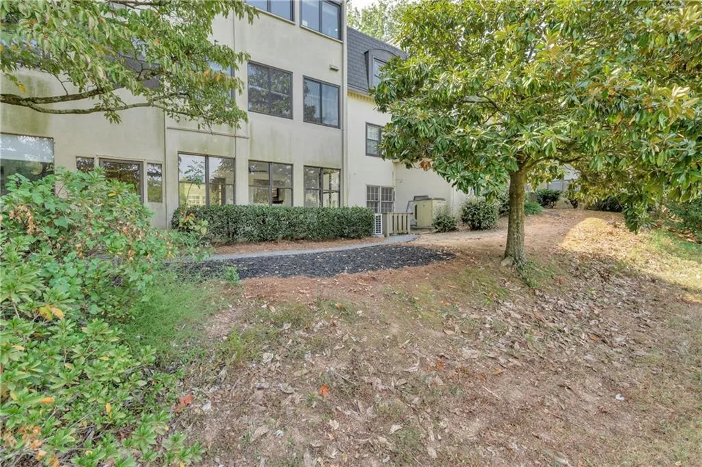40 Chaumont Square Nw, Atlanta, Georgia 30327, 2 Bedrooms Bedrooms, ,2 BathroomsBathrooms,Residential,For Sale,40 Chaumont Square Nw,7648940