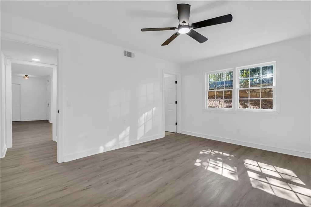 40 Chaumont Square Nw, Atlanta, Georgia 30327, 2 Bedrooms Bedrooms, ,2 BathroomsBathrooms,Residential,For Sale,40 Chaumont Square Nw,7648940