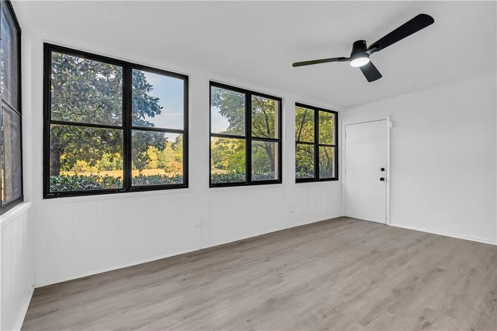 40 Chaumont Square Nw, Atlanta, Georgia 30327, 2 Bedrooms Bedrooms, ,2 BathroomsBathrooms,Residential,For Sale,40 Chaumont Square Nw,7648940