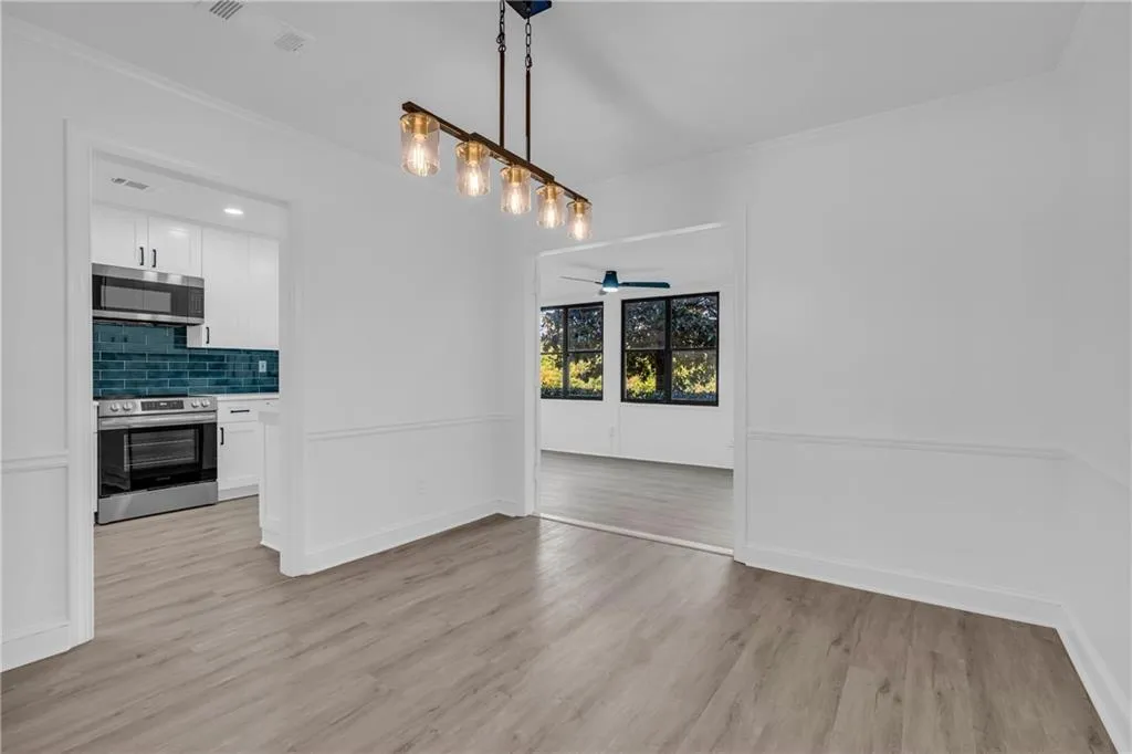 40 Chaumont Square Nw, Atlanta, Georgia 30327, 2 Bedrooms Bedrooms, ,2 BathroomsBathrooms,Residential,For Sale,40 Chaumont Square Nw,7648940