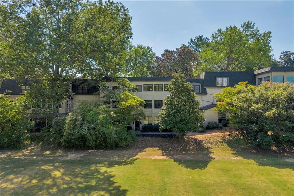 40 Chaumont Square Nw, Atlanta, Georgia 30327, 2 Bedrooms Bedrooms, ,2 BathroomsBathrooms,Residential,For Sale,40 Chaumont Square Nw,7648940
