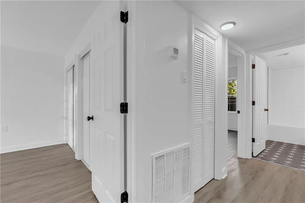 40 Chaumont Square Nw, Atlanta, Georgia 30327, 2 Bedrooms Bedrooms, ,2 BathroomsBathrooms,Residential,For Sale,40 Chaumont Square Nw,7648940