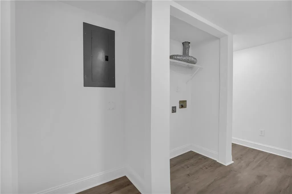 40 Chaumont Square Nw, Atlanta, Georgia 30327, 2 Bedrooms Bedrooms, ,2 BathroomsBathrooms,Residential,For Sale,40 Chaumont Square Nw,7648940