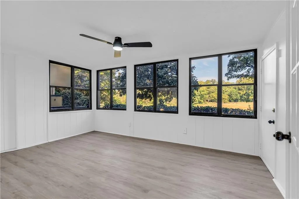40 Chaumont Square Nw, Atlanta, Georgia 30327, 2 Bedrooms Bedrooms, ,2 BathroomsBathrooms,Residential,For Sale,40 Chaumont Square Nw,7648940
