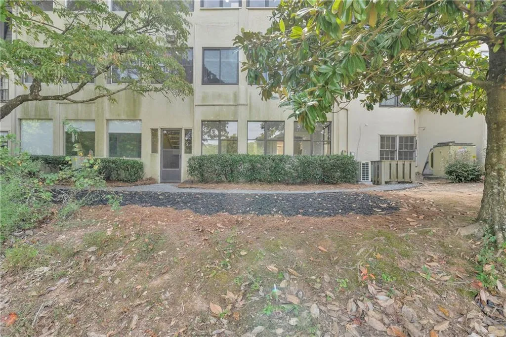 40 Chaumont Square Nw, Atlanta, Georgia 30327, 2 Bedrooms Bedrooms, ,2 BathroomsBathrooms,Residential,For Sale,40 Chaumont Square Nw,7648940