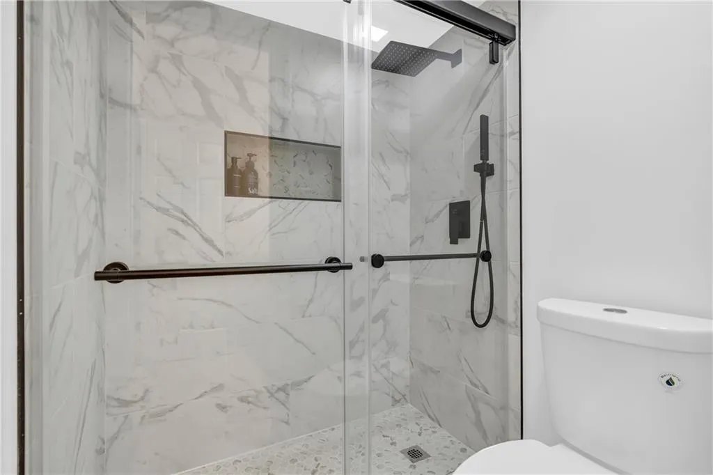 40 Chaumont Square Nw, Atlanta, Georgia 30327, 2 Bedrooms Bedrooms, ,2 BathroomsBathrooms,Residential,For Sale,40 Chaumont Square Nw,7648940