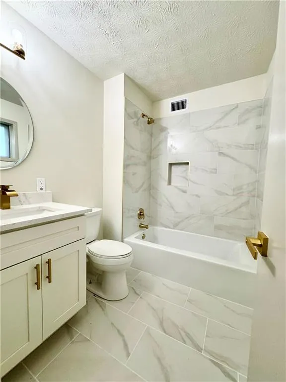 6700 Roswell Road Unit 11b, Atlanta, Georgia 30328, 3 Bedrooms Bedrooms, ,2 BathroomsBathrooms,Residential,For Sale,6700 Roswell Road Unit 11b,7674552