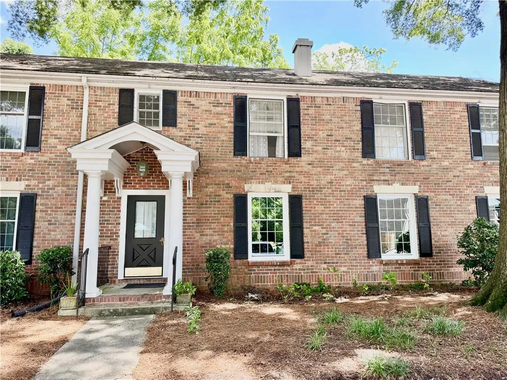 6700 Roswell Road Unit 11b, Atlanta, Georgia 30328, 3 Bedrooms Bedrooms, ,2 BathroomsBathrooms,Residential,For Sale,6700 Roswell Road Unit 11b,7674552