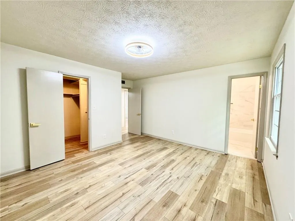 6700 Roswell Road Unit 11b, Atlanta, Georgia 30328, 3 Bedrooms Bedrooms, ,2 BathroomsBathrooms,Residential,For Sale,6700 Roswell Road Unit 11b,7674552