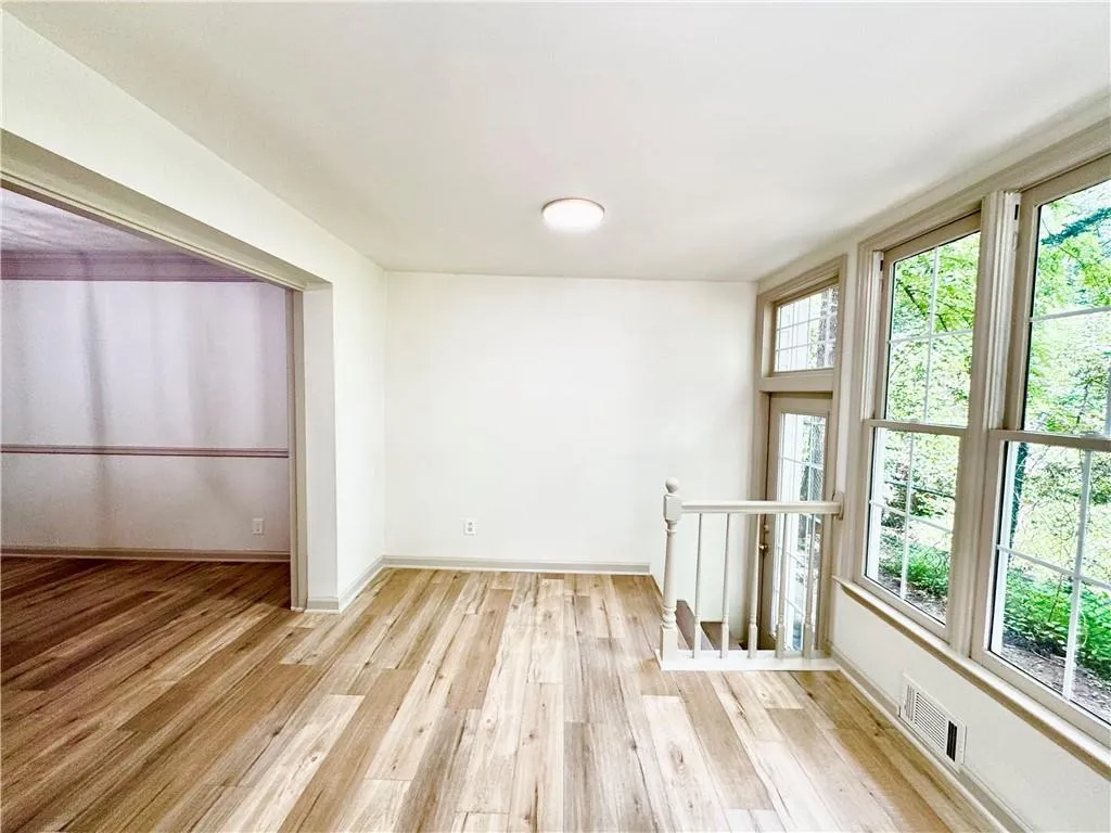 6700 Roswell Road Unit 11b, Atlanta, Georgia 30328, 3 Bedrooms Bedrooms, ,2 BathroomsBathrooms,Residential,For Sale,6700 Roswell Road Unit 11b,7674552