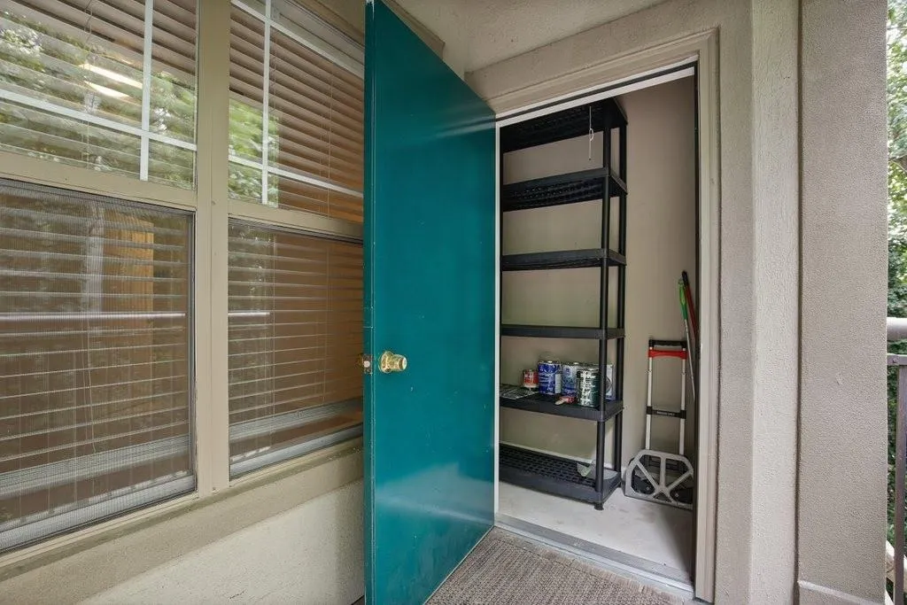 5559 Glenridge Drive Unit 2207, Atlanta, Georgia 30342, 2 Bedrooms Bedrooms, ,2 BathroomsBathrooms,Residential,Sold,5559 Glenridge Drive Unit 2207,6942241
