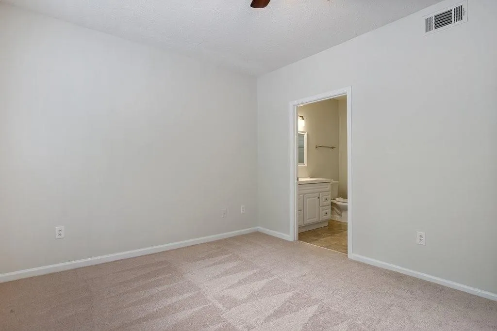 5559 Glenridge Drive Unit 2207, Atlanta, Georgia 30342, 2 Bedrooms Bedrooms, ,2 BathroomsBathrooms,Residential,Sold,5559 Glenridge Drive Unit 2207,6942241