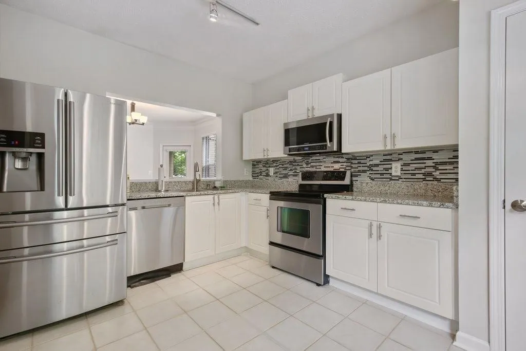 5559 Glenridge Drive Unit 2207, Atlanta, Georgia 30342, 2 Bedrooms Bedrooms, ,2 BathroomsBathrooms,Residential,Sold,5559 Glenridge Drive Unit 2207,6942241