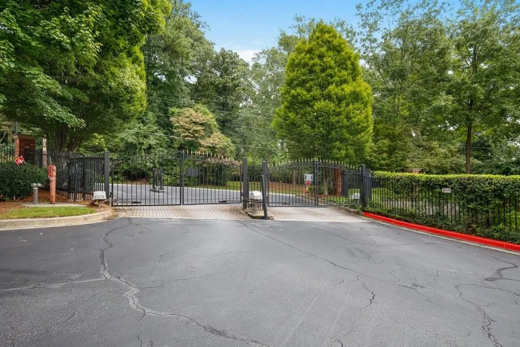 5559 Glenridge Drive Unit 2207, Atlanta, Georgia 30342, 2 Bedrooms Bedrooms, ,2 BathroomsBathrooms,Residential,Sold,5559 Glenridge Drive Unit 2207,6942241