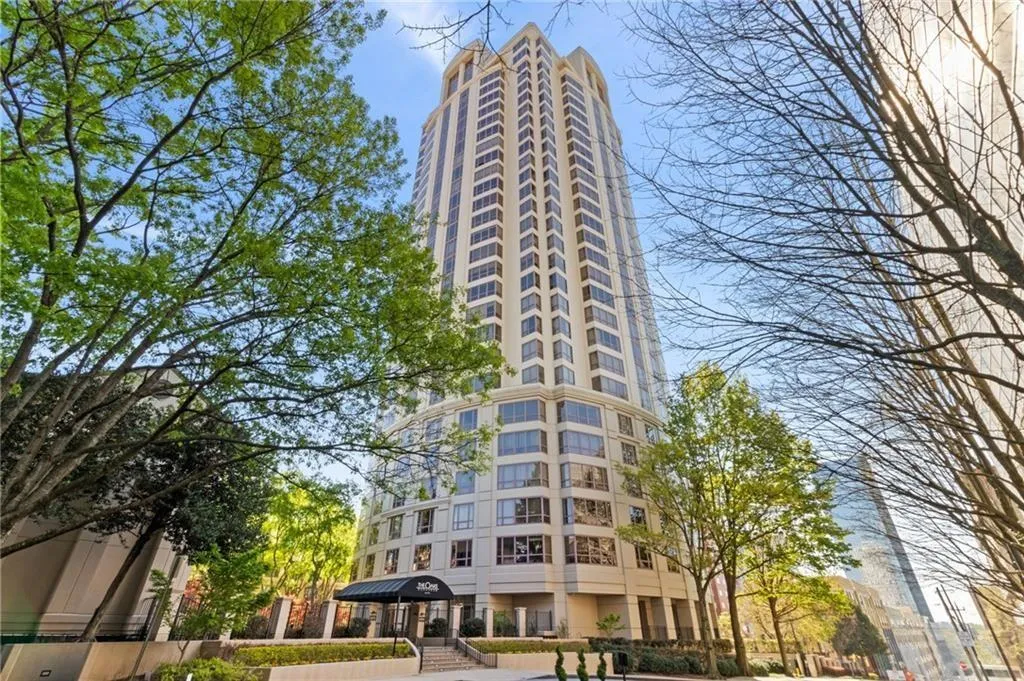 3475 Oak Valley Road Ne Unit 950, Atlanta, Georgia 30326, 1 Bedroom Bedrooms, ,1 BathroomBathrooms,Residential,For Sale,3475 Oak Valley Road Ne Unit 950,7580364