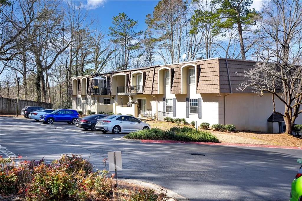 725 Dalrymple Road Unit 8-i, Atlanta, Georgia 30328, 2 Bedrooms Bedrooms, ,2 BathroomsBathrooms,Residential,For Sale,725 Dalrymple Road Unit 8-i,7726418