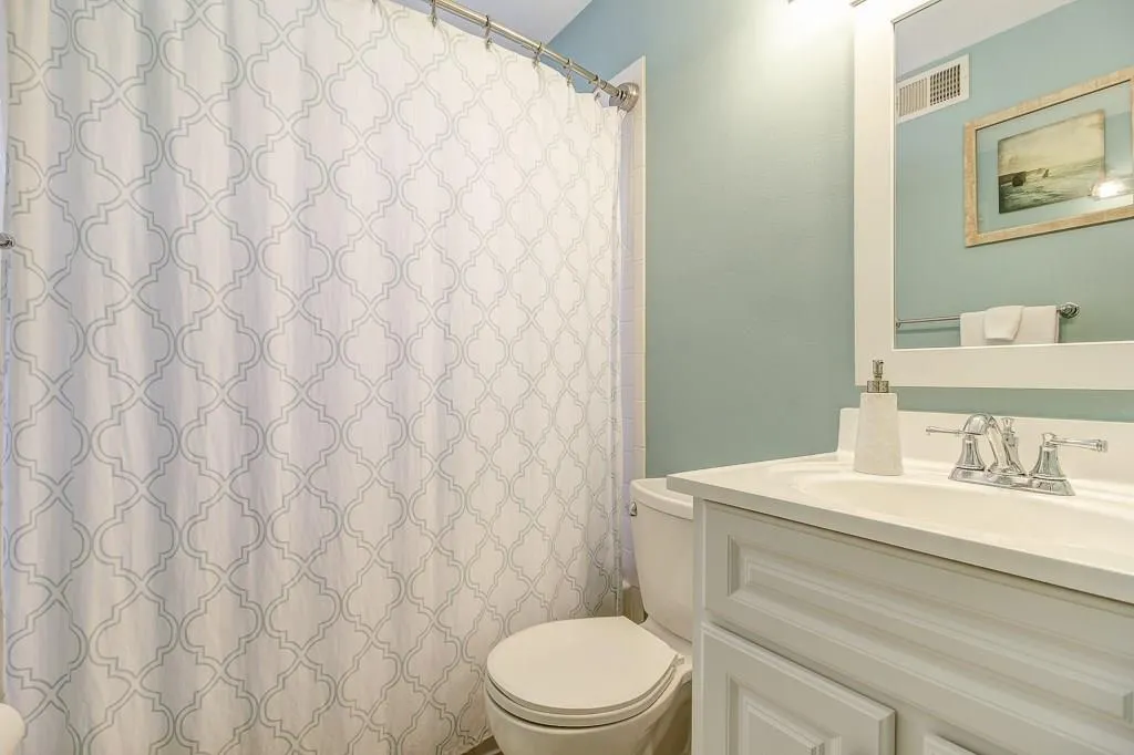 6940 Roswell Road Unit 1a, Atlanta, Georgia 30328, 2 Bedrooms Bedrooms, ,1 BathroomBathrooms,Residential,Sold,6940 Roswell Road Unit 1a,5688944