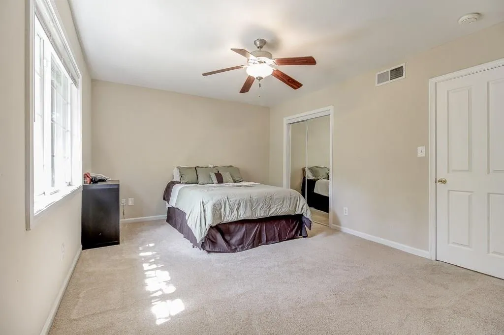 6940 Roswell Road Unit 1a, Atlanta, Georgia 30328, 2 Bedrooms Bedrooms, ,1 BathroomBathrooms,Residential,Sold,6940 Roswell Road Unit 1a,5688944