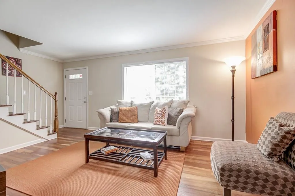 6940 Roswell Road Unit 1a, Atlanta, Georgia 30328, 2 Bedrooms Bedrooms, ,1 BathroomBathrooms,Residential,Sold,6940 Roswell Road Unit 1a,5688944