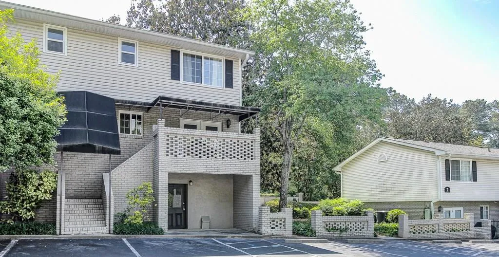 6940 Roswell Road Unit 1a, Atlanta, Georgia 30328, 2 Bedrooms Bedrooms, ,1 BathroomBathrooms,Residential,Sold,6940 Roswell Road Unit 1a,5688944