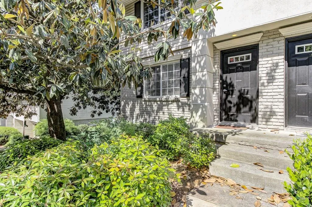 6940 Roswell Road Unit 1a, Atlanta, Georgia 30328, 2 Bedrooms Bedrooms, ,1 BathroomBathrooms,Residential,Sold,6940 Roswell Road Unit 1a,5688944