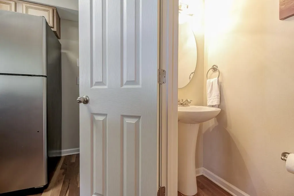 6940 Roswell Road Unit 1a, Atlanta, Georgia 30328, 2 Bedrooms Bedrooms, ,1 BathroomBathrooms,Residential,Sold,6940 Roswell Road Unit 1a,5688944