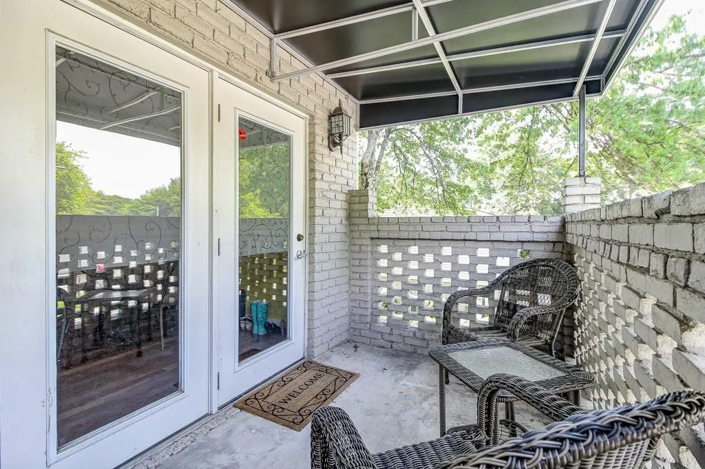 6940 Roswell Road Unit 1a, Atlanta, Georgia 30328, 2 Bedrooms Bedrooms, ,1 BathroomBathrooms,Residential,Sold,6940 Roswell Road Unit 1a,5688944